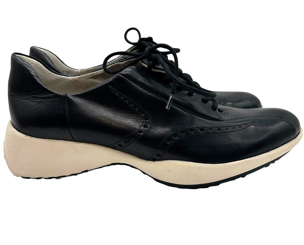 BCBGMAXAZRIA Black Leather Brogue Sneaker Women 6 White Sole Made Brazil Lace